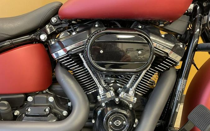 2021 Harley-Davidson® FLHCS - Heritage Classic 114