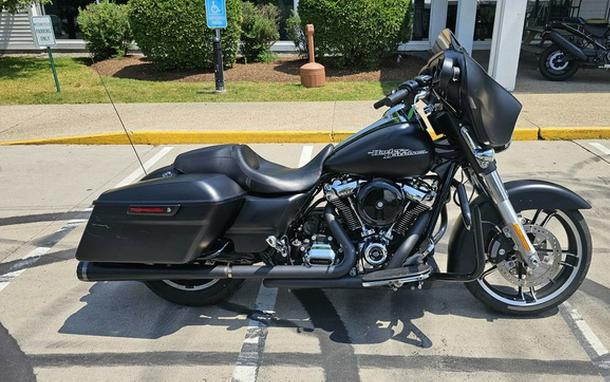 2017 Harley-Davidson FLHXS - Street Glide Special