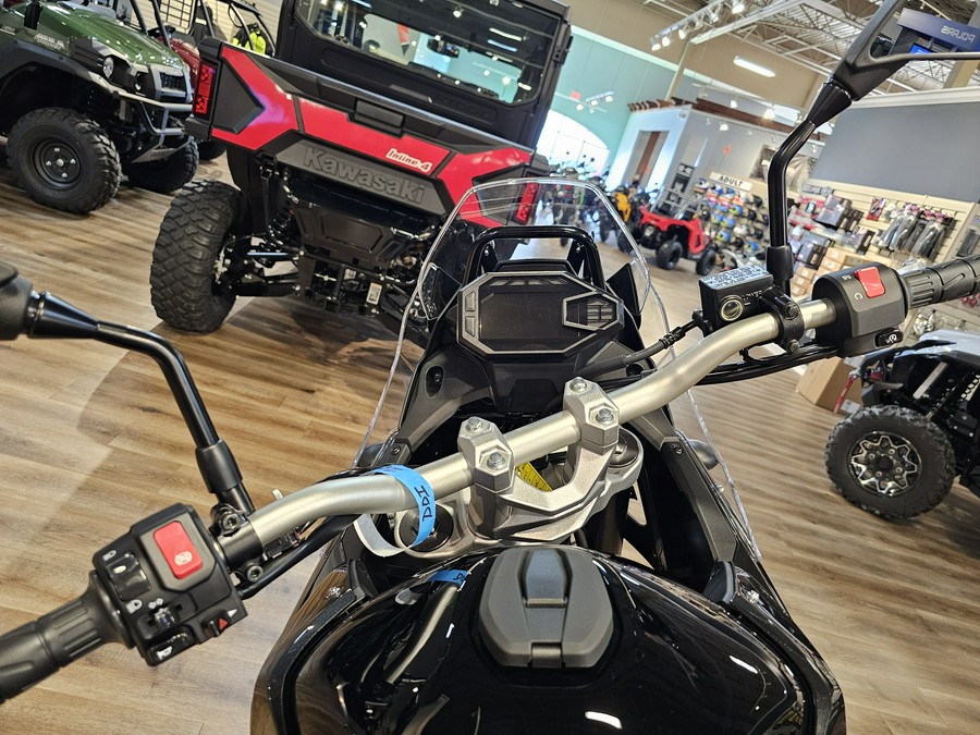 2026 Kawasaki KLE 500 ABS Metallic Carbon Gray/Ebony - 110451