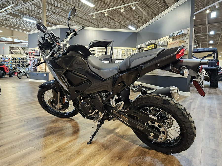 2026 Kawasaki KLE 500 ABS Metallic Carbon Gray/Ebony - 110451