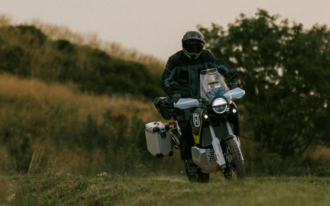 2025 HUSQVARNA Norden 901 Expedition - H895669D