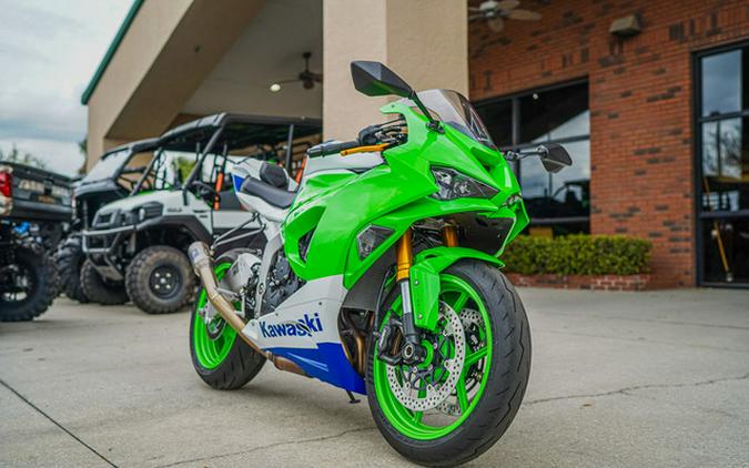 2024 Kawasaki Ninja ZX-6R ABS Pearl Robotic White/Metallic Gra