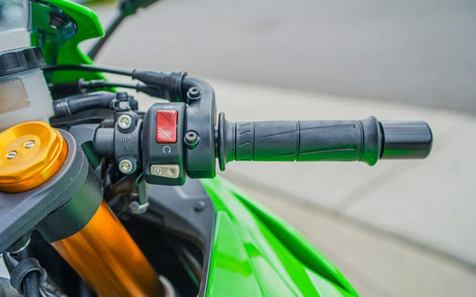 2024 Kawasaki Ninja ZX-6R ABS Pearl Robotic White/Metallic Gra