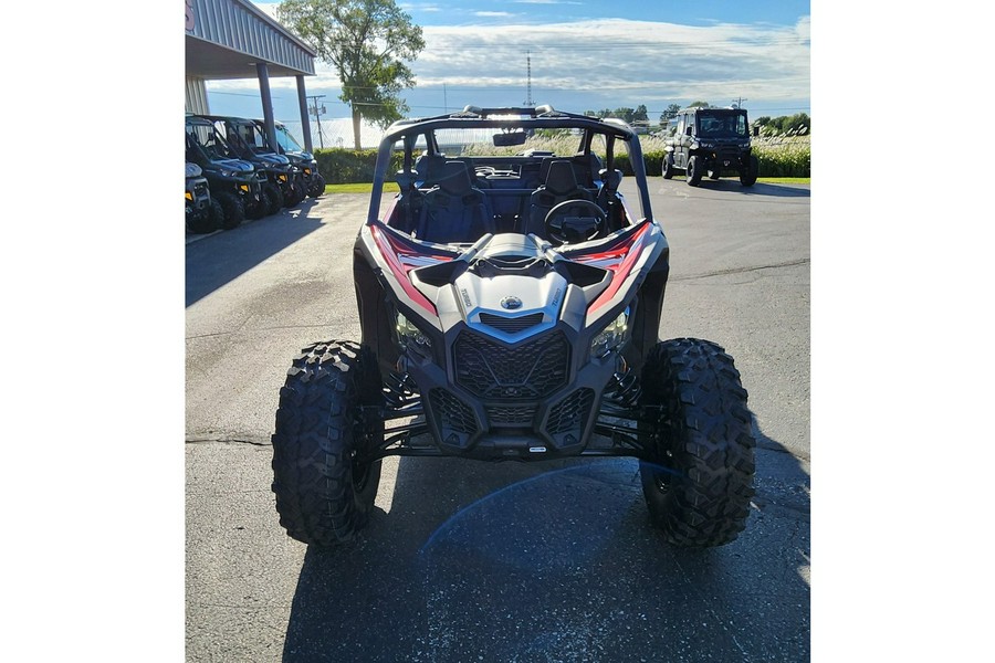 2025 Can-Am Maverick Max DS Turbo Sil/Red