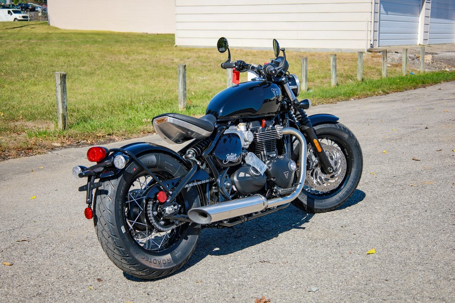 2027 Bonneville Bobber - Triumph