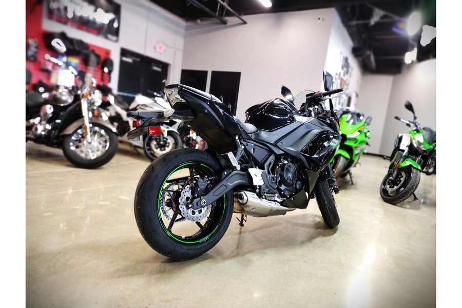 2025 Kawasaki Ninja 650 Base