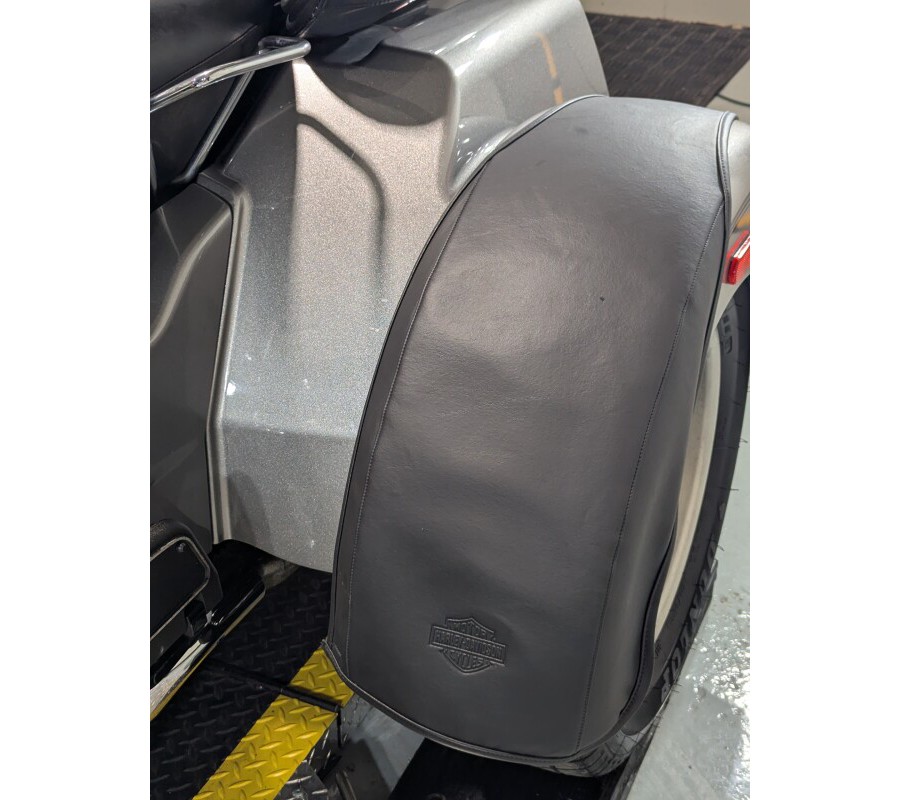 2016 Harley-Davidson® Tri Glide® Ultra Billet Silver