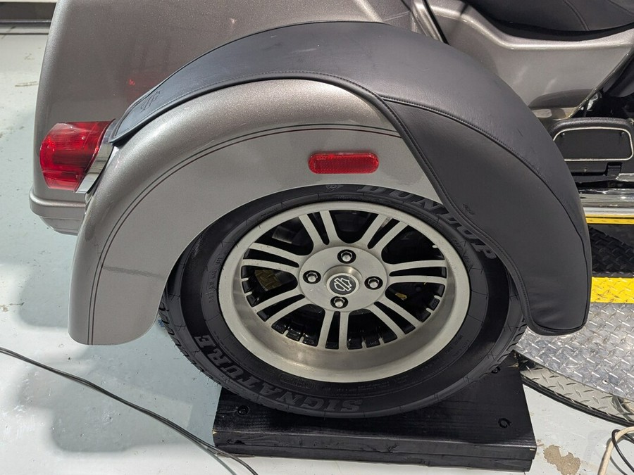 2016 Harley-Davidson® Tri Glide® Ultra Billet Silver