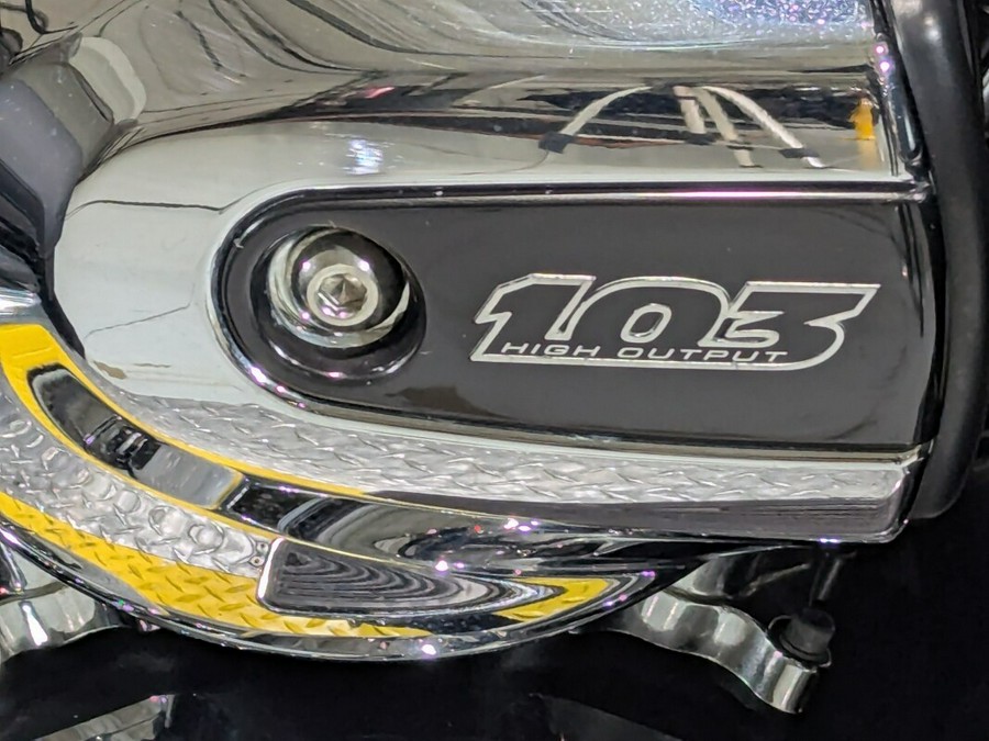 2016 Harley-Davidson® Tri Glide® Ultra Billet Silver