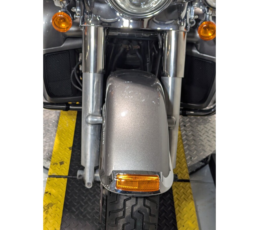 2016 Harley-Davidson® Tri Glide® Ultra Billet Silver