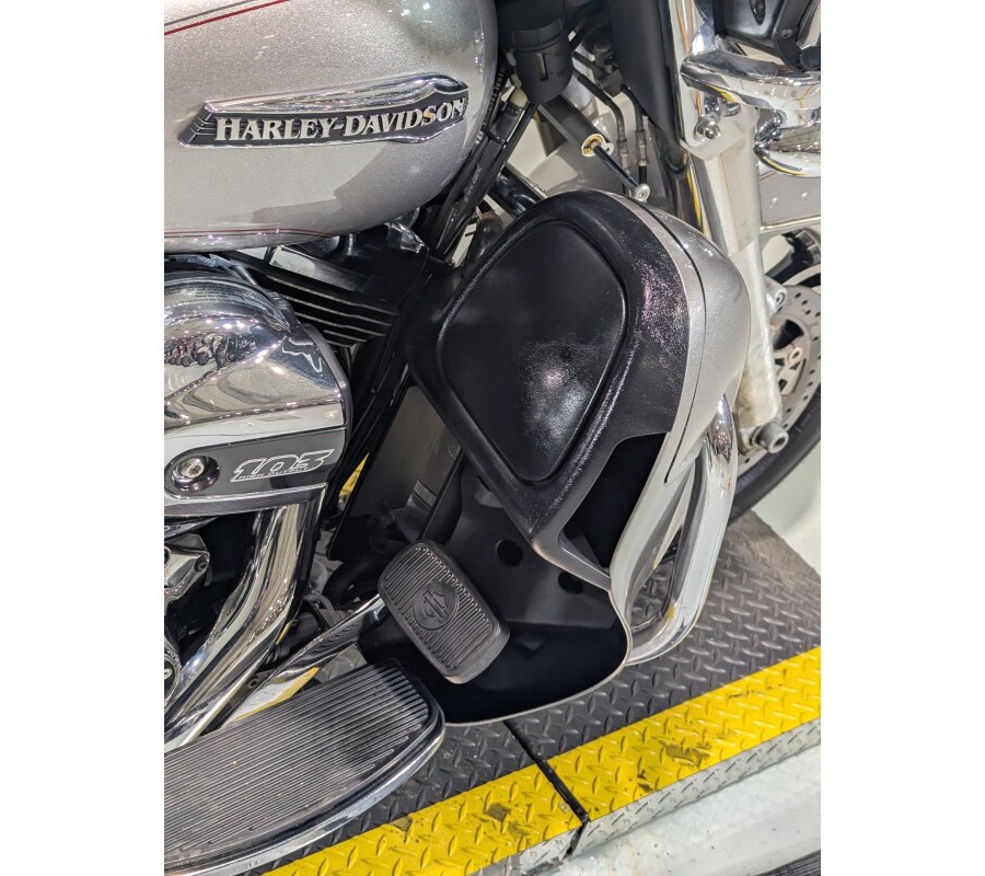 2016 Harley-Davidson® Tri Glide® Ultra Billet Silver