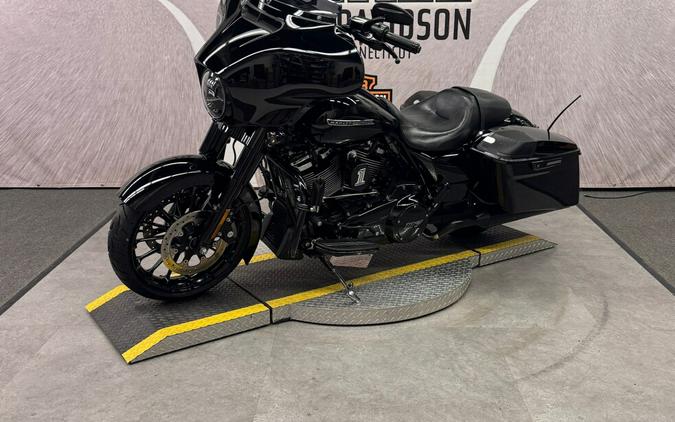 2018 FLHXS Street Glide® Special