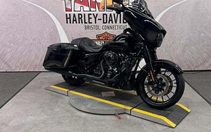 2018 FLHXS Street Glide® Special