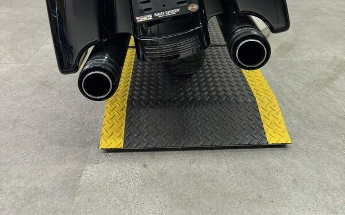 2018 FLHXS Street Glide® Special