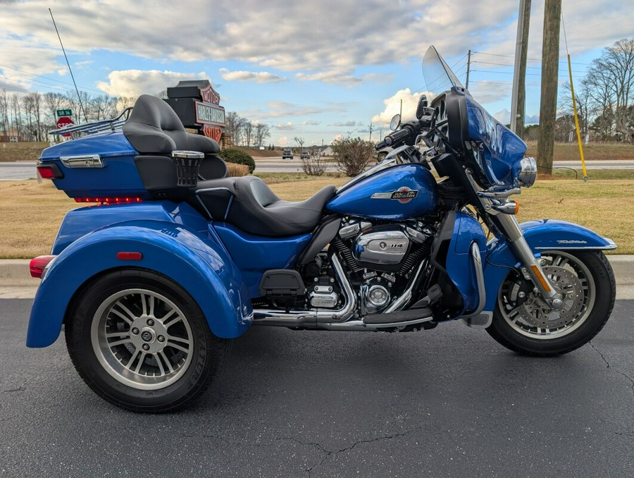2024 Harley-Davidson® Tri Glide® Ultra Blue Burst