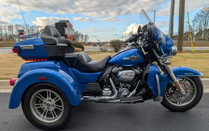 2024 Harley-Davidson® Tri Glide® Ultra Blue Burst