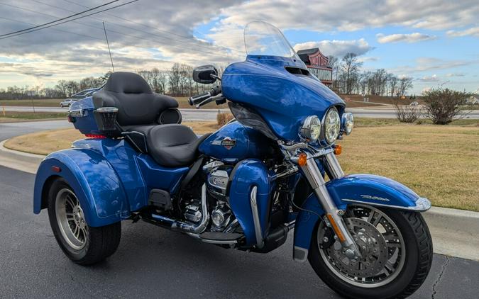 2024 Harley-Davidson® Tri Glide® Ultra Blue Burst