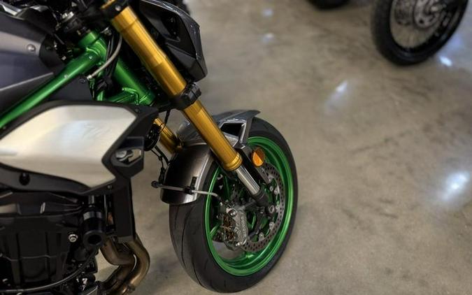 2025 Kawasaki Z900 SE ABS