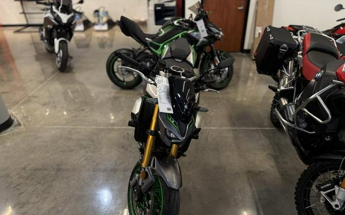 2025 Kawasaki Z900 SE ABS