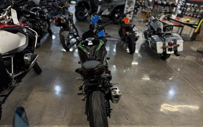 2025 Kawasaki Z900 SE ABS