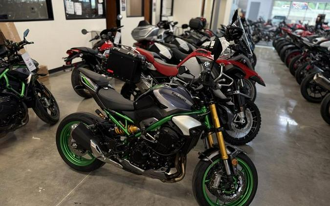 2025 Kawasaki Z900 SE ABS