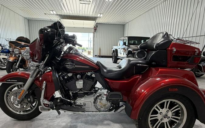 2012 Harley-Davidson® Tri Glide® Ultra Classic EMBR RED/MERLOT W/ PINSTRIP