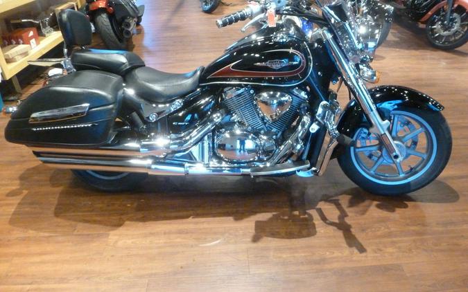 2017 Suzuki Boulevard C90T Glass Sparkle Black