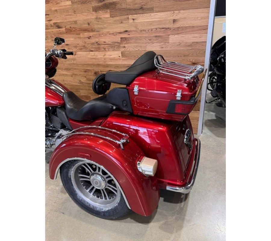 2013 Harley-Davidson FLHTCUTG - Tri Glide Ultra Classic