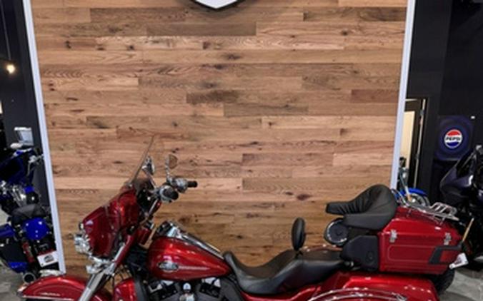 2013 Harley-Davidson FLHTCUTG - Tri Glide Ultra Classic