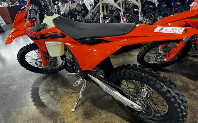 2025 KTM 250 XC-F