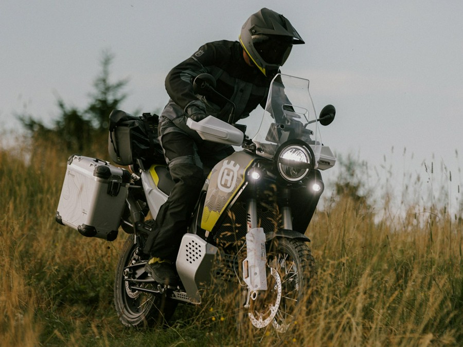 2025 HUSQVARNA Norden 901 Expedition - H895672D