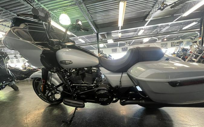 2024 Harley-Davidson Road Glide® Atlas Silver Metallic FLTRX