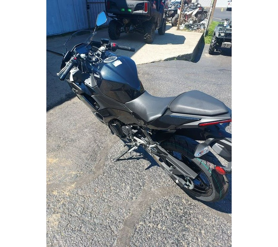 2024 Kawasaki Ninja® 500