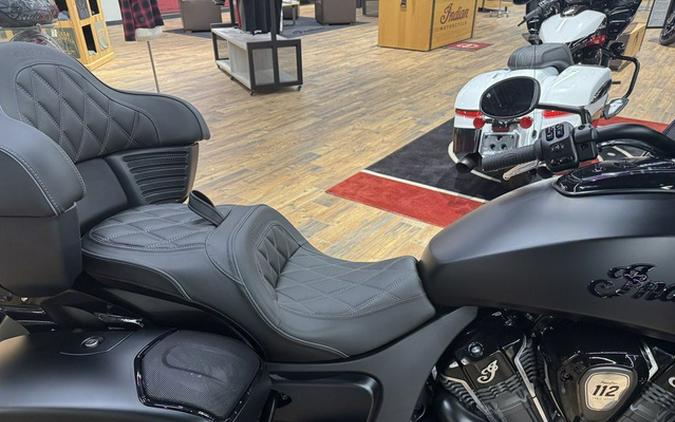 2025 Indian Pursuit Dark Horse 112 w/PowerBand Audio Black