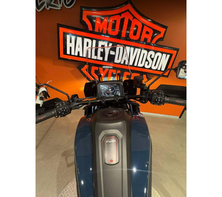 2025 Harley-Davidson® RA1250SE