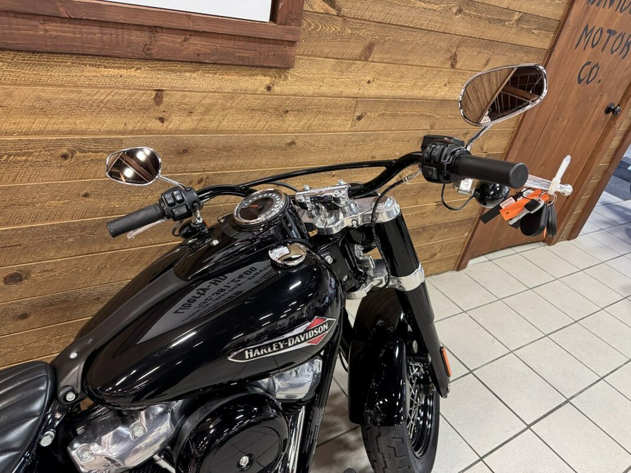 2019 Harley-Davidson® Softail Slim® Vivid Black FLSL