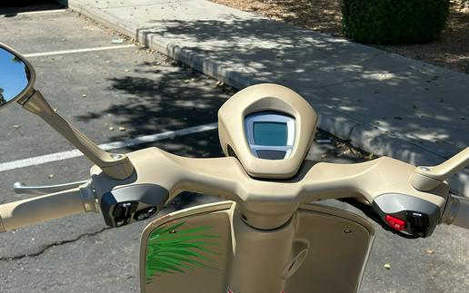 2024 Vespa 946 Dragon 150