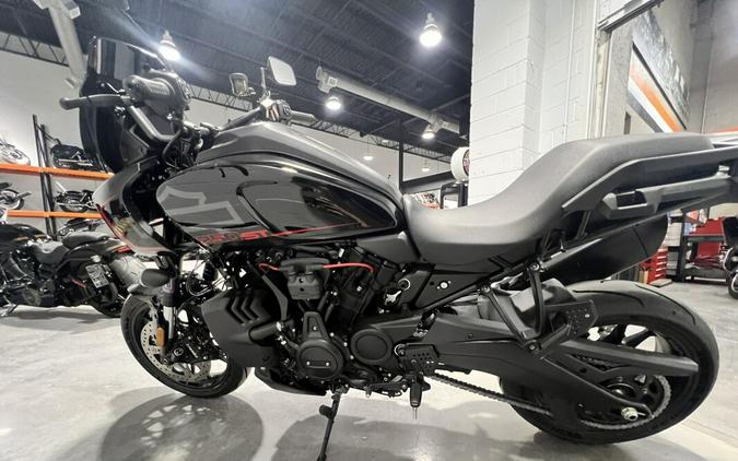 2025 Harley-Davidson® Pan America® 1250 ST Vivid Black RA1250ST