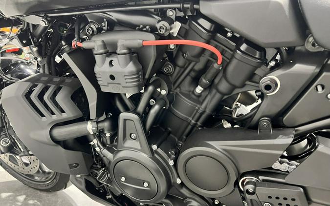 2025 Harley-Davidson® Pan America® 1250 ST Vivid Black RA1250ST