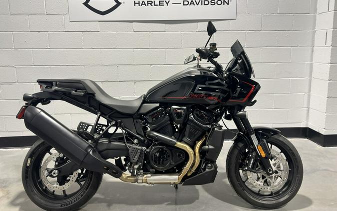 2025 Harley-Davidson® Pan America® 1250 ST Vivid Black RA1250ST