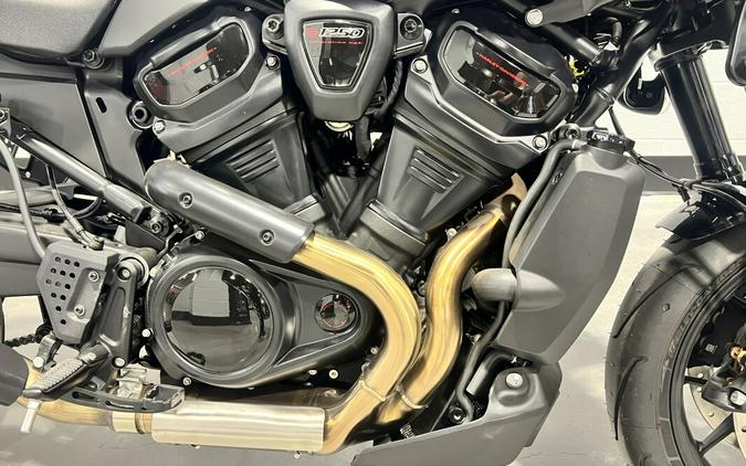 2025 Harley-Davidson® Pan America® 1250 ST Vivid Black RA1250ST