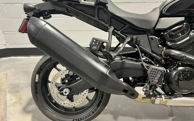 2025 Harley-Davidson® Pan America® 1250 ST Vivid Black RA1250ST