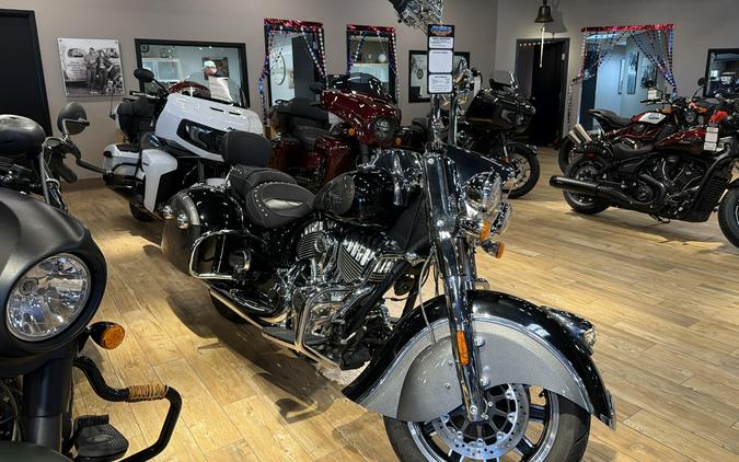 2024 INDIAN MOTORCYCLE SPRINGFIELD BLACK METALLIC AND TITANIUM METALLIC