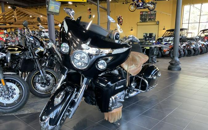 2015 Indian Motorcycle® Roadmaster™ Thunder Black