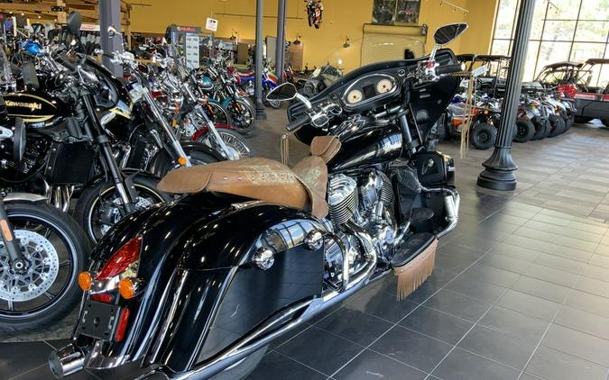 2015 Indian Motorcycle® Roadmaster™ Thunder Black