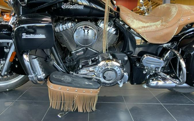 2015 Indian Motorcycle® Roadmaster™ Thunder Black