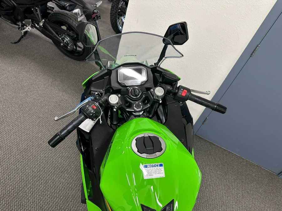 2025 Kawasaki Ninja 500 SE KRT Edition ABS