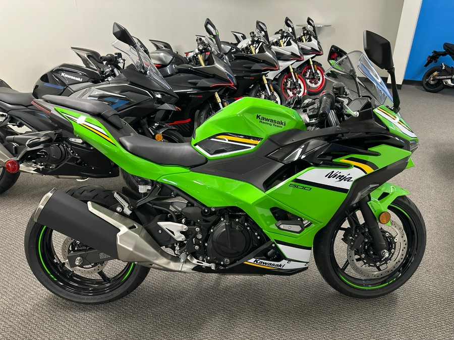 2025 Kawasaki Ninja 500 SE KRT Edition ABS