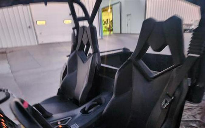 2014 Can-Am Commander™ XT™ 1000