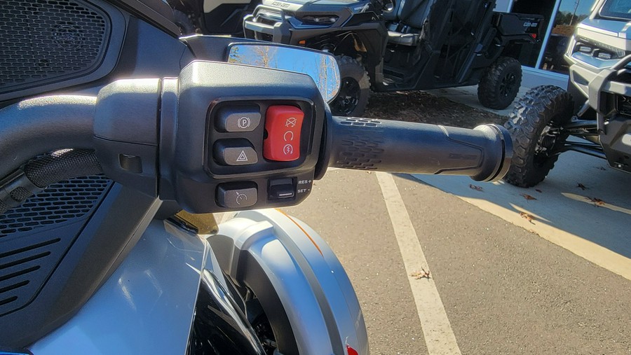 2025 Can-Am Spyder RT Base